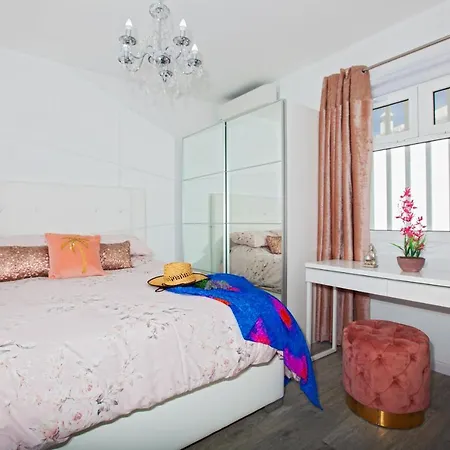 Luciente - 3 Bedroom - Great Pool Area - Perfect For Families Vila *