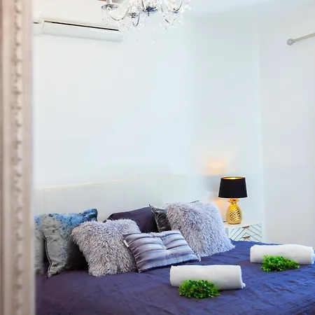 Luciente - 3 Bedroom - Great Pool Area - Perfect For Families Vila